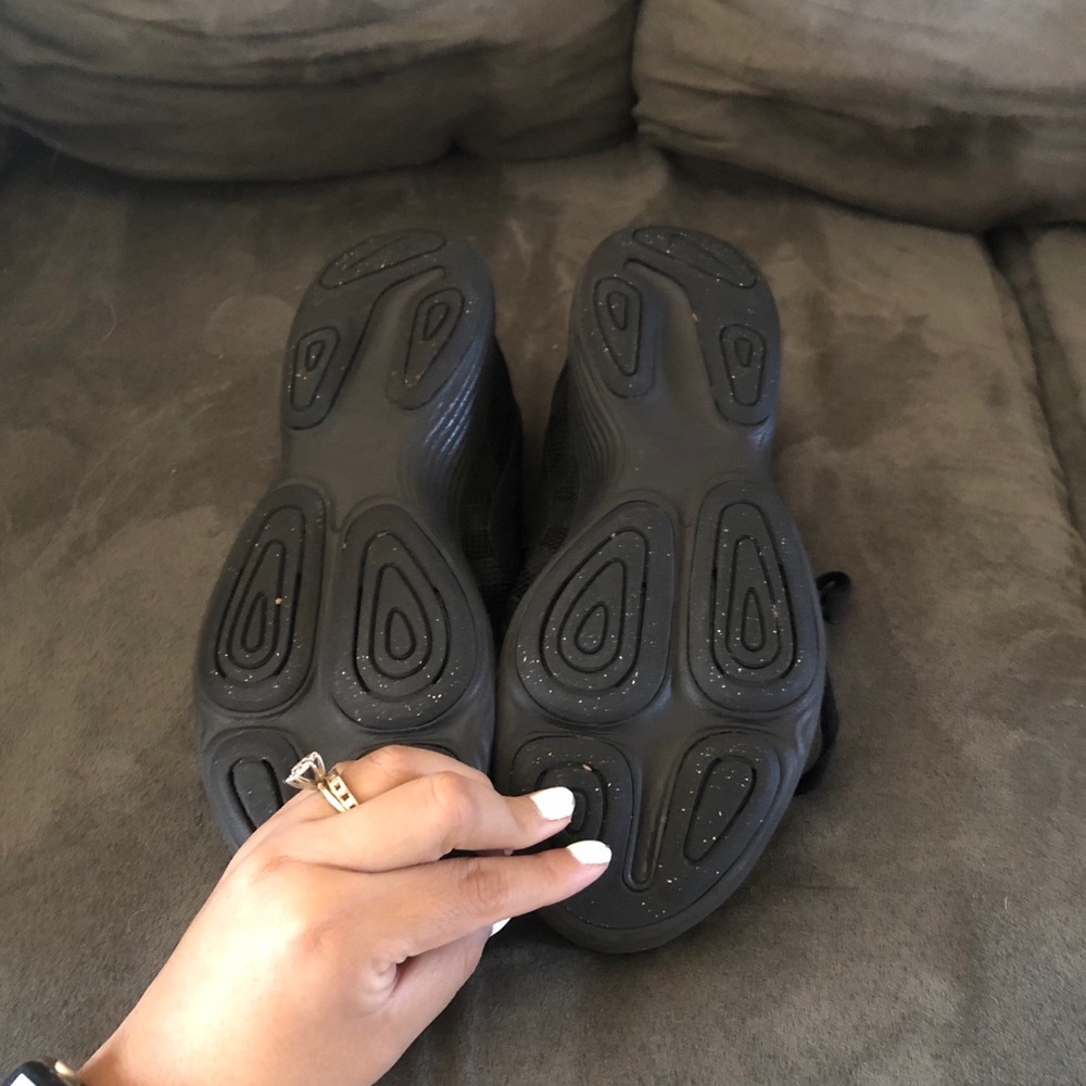 Nike tennis shoes